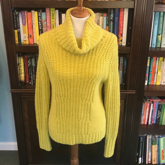 Banana Republic Sweaters - Banana Republic Italian yarn sweater- small